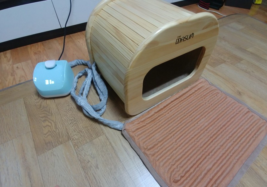 근육통 푸는법 중 반신욕기 사용 모습
